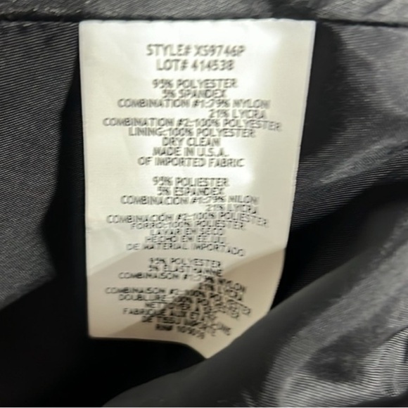 Xscape Black|Red|Pink|Navy Metallic Floral Print Cut Out Pleated Dress Size 2P - Picture 4 of 5